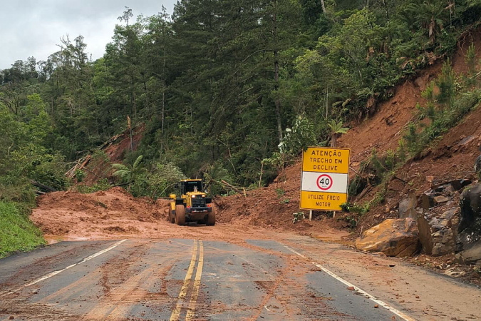 DER mantém monitoramento em estradas estaduais após chuvas no Paraná